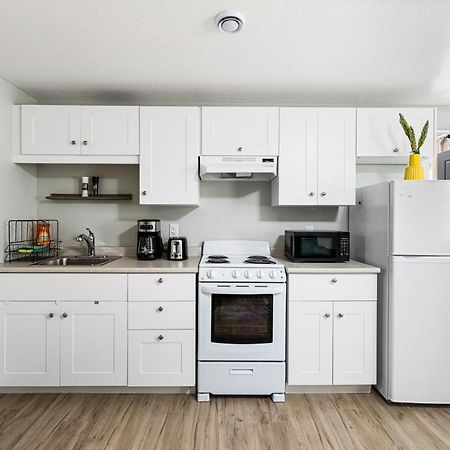 One Bedroom Apartment Moncton North ! Exterior foto